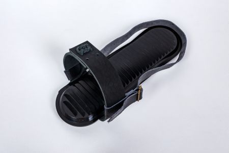 Лыжи охот.дерево-пластик "Охотник" 175см,шир.150мм+крепление+амортизатор